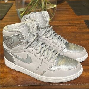 Jordan 1 Retro High
CO.JP Neutral Grey (2020)